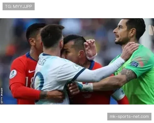 裁判手势在足球比赛中的规则意义与判罚指示详解