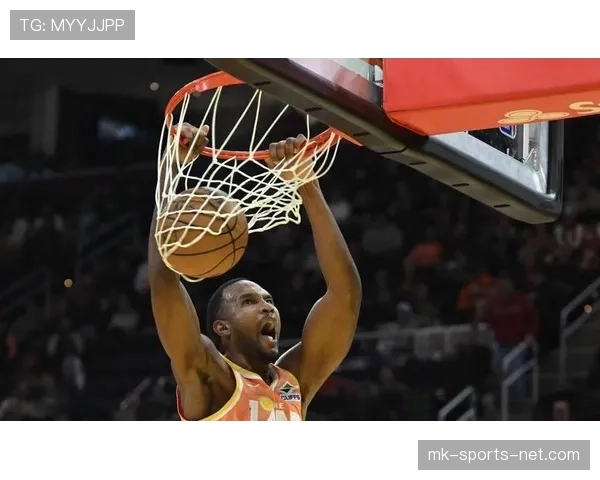 莫布里成防守核心 因挡拆护框联动稳固篮下